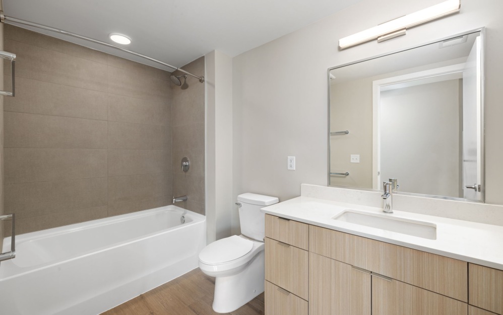 U04 - 1 bedroom floorplan layout with 1 bathroom and 694 square feet (Spa-Inspired Bathroom)
