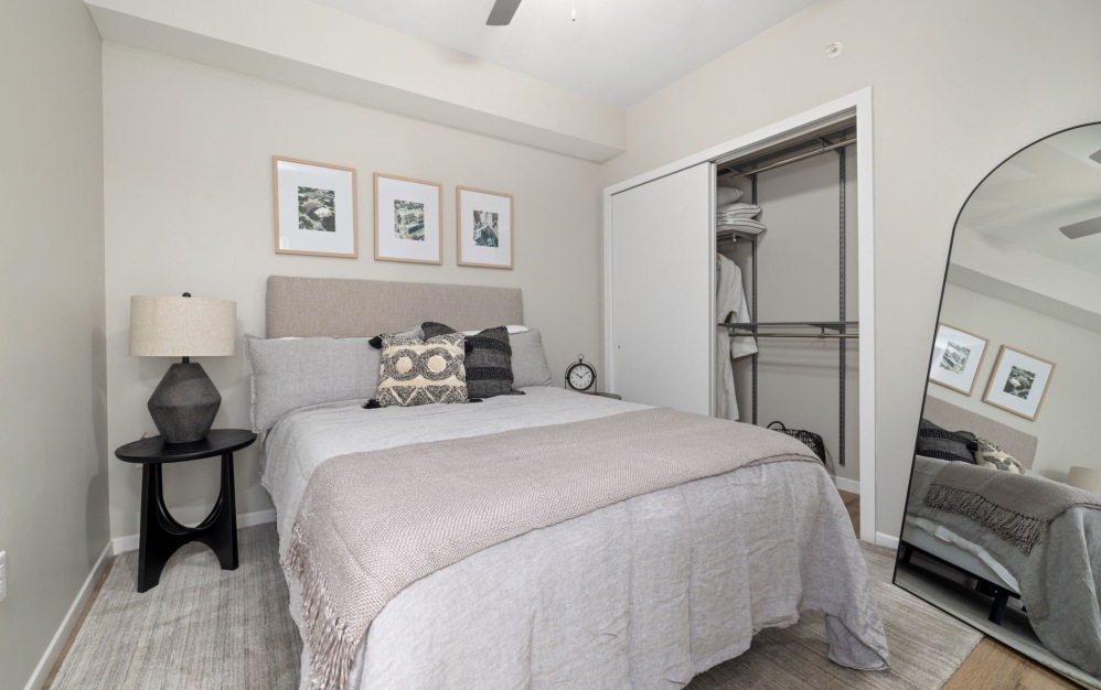 U02 - 1 bedroom floorplan layout with 1 bathroom and 618 square feet (Primary Bedroom Retreat)