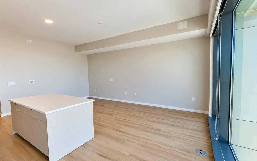 U04 - 1 bedroom floorplan layout with 1 bathroom and 694 square feet (Expansive Living Area)