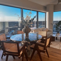 Loving this decor in our B4 2 bed • 2 bath floorplan!✨ Instagram post from @live400h on July 11, 2024 13:31:04pm